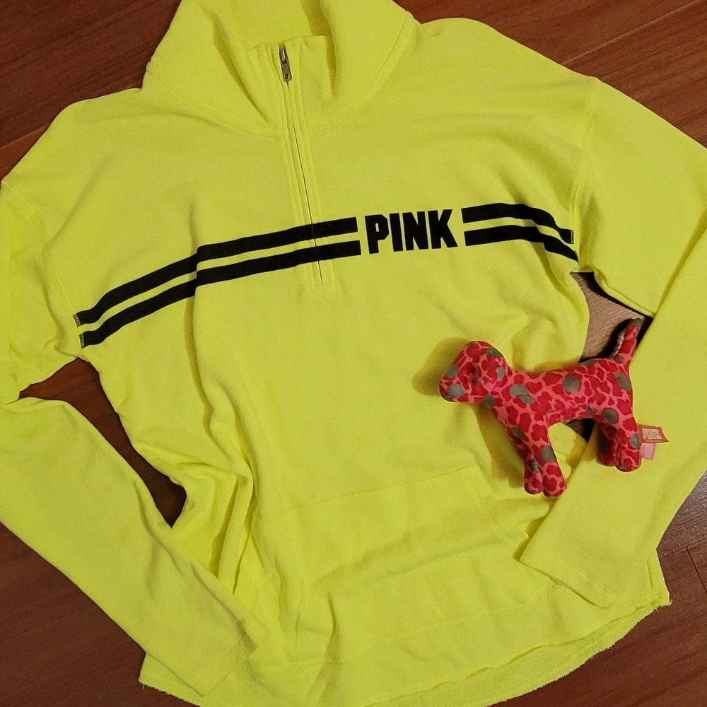 NWOT medium vs pink half zip